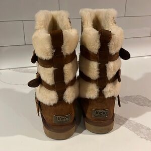 Ugg Maddi II Classic Boot size W7